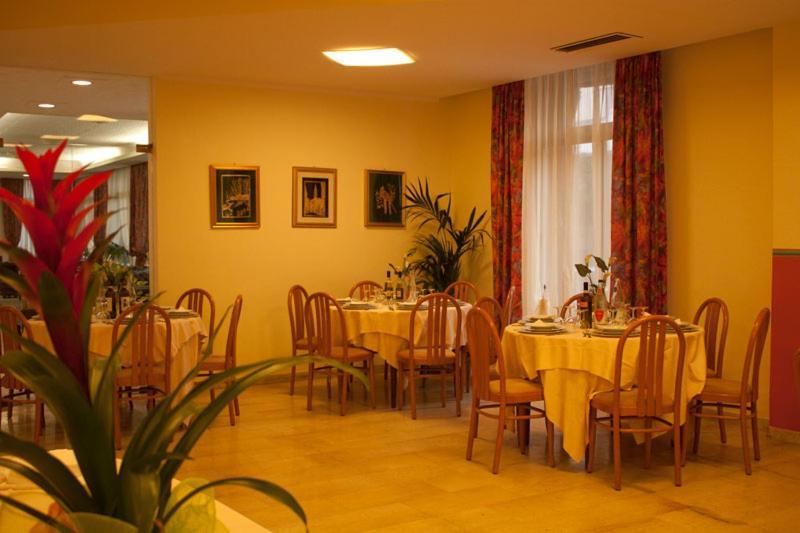 Hotel Augustus Montecatini Terme Exterior foto